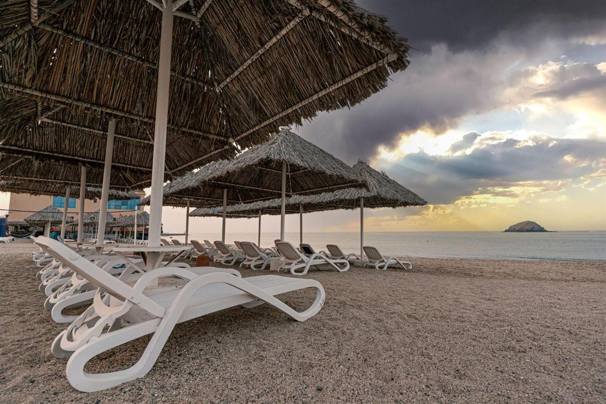 Royal Beach Hotel & Resort Dibba Exterior photo